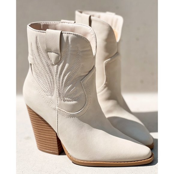 NEW Beige Distress Nubuck PU Western Cowboy Block Heel Ankle Booties Boots Shoe - Picture 3 of 13